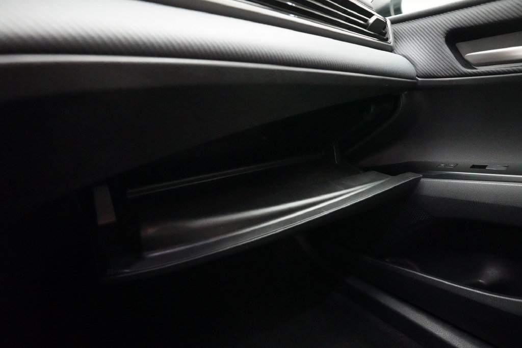 Used 2025 Toyota Camry SE FWD image 28