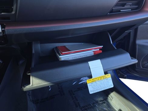 Used 2025 Toyota Prius Plug-In Hybrid image 17