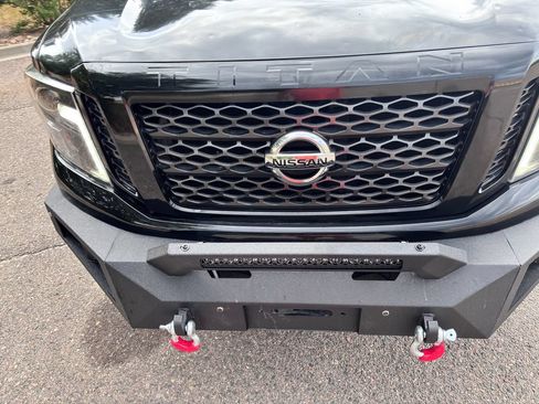 Used 2018 Nissan Titan SV w/ SV Convenience Package AWD/4WD image 6