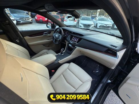 Used 2017 Cadillac XT5 Luxury w/ Driver Awareness Package FWD image 31