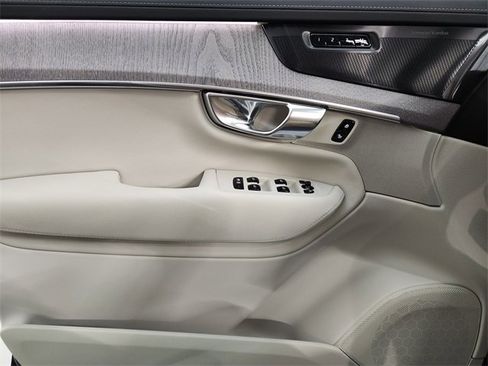 New 2026 Volvo XC90 B6 Ultra w/ Protection Package image 24