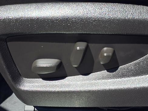 Used 2015 Chevrolet Silverado 1500 LTZ Z71 w/ LTZ Plus Package AWD/4WD image 25