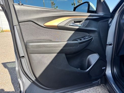 Used 2022 Chevrolet TrailBlazer ACTIV w/ Technology Package image 14