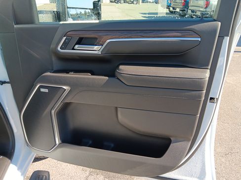 New 2026 GMC Sierra 3500 SLT w/ SLT Convenience Package image 22