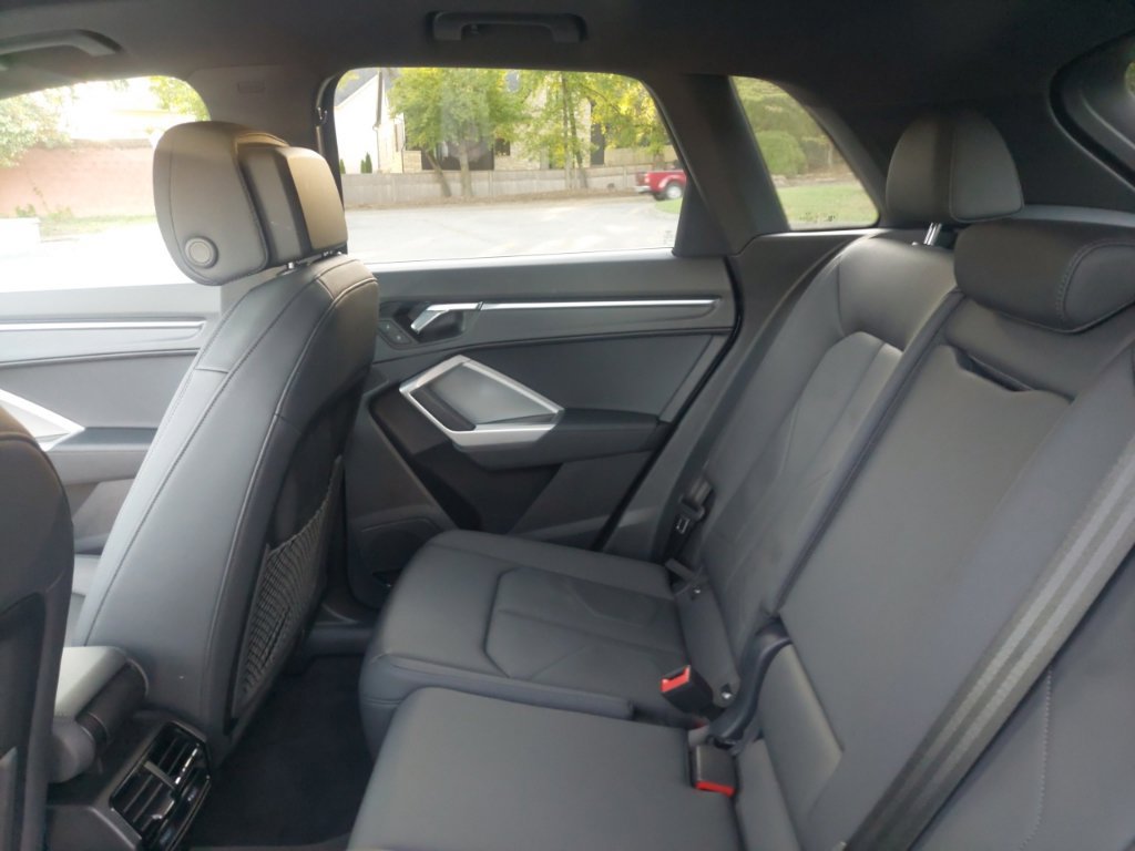Used 2025 Audi Q3 2.0T Premium Plus w/ Premium Plus Package AWD/4WD image 23