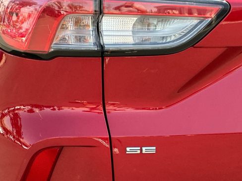 Used 2022 Ford Escape SE w/ Convenience Package FWD image 25
