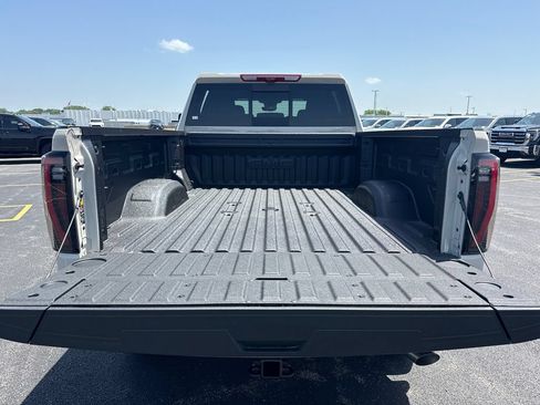 New 2026 GMC Sierra 2500 AT4 w/ AT4 Premium Plus Package AWD/4WD image 34