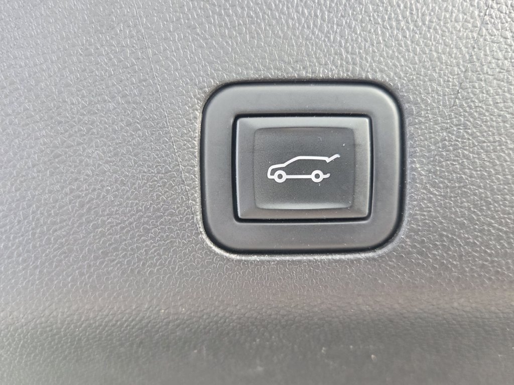 Used 2024 Chevrolet Tahoe Premier AWD/4WD image 37