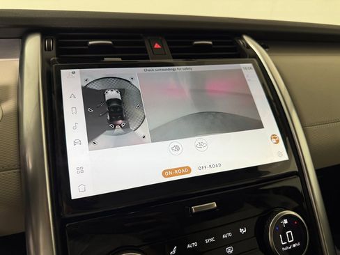 New 2026 Land Rover Discovery Limited Edition image 26