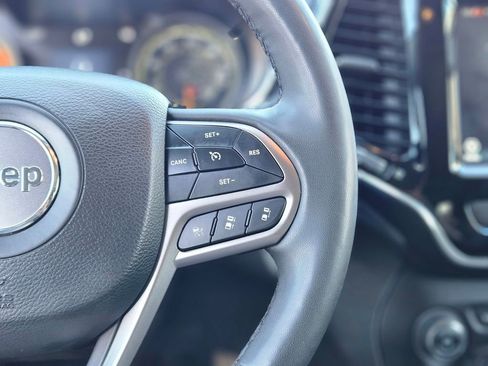 Used 2021 Jeep Cherokee Limited image 26