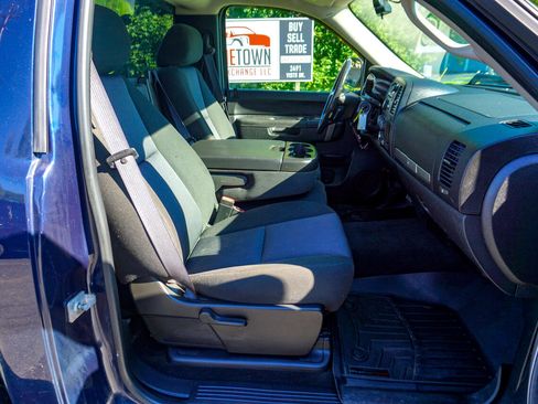 Used 2011 GMC Sierra 1500 SLE w/ SLE Preferred Package image 16