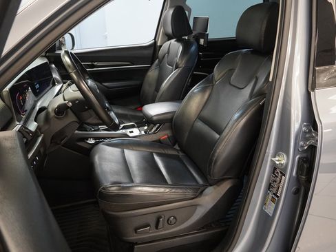 Used 2023 Kia Telluride S w/ S Sunroof Package image 3