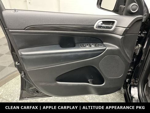 Used 2022 Jeep Grand Cherokee Laredo X AWD/4WD image 8