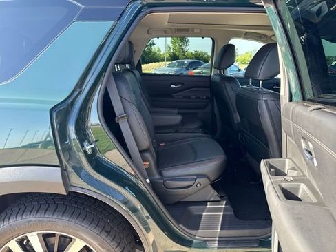 Used 2023 Nissan Pathfinder Platinum AWD/4WD image 23