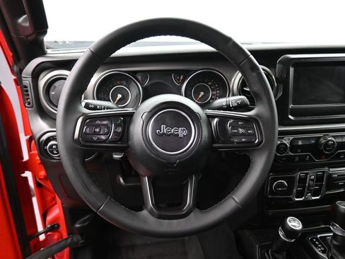 Used 2023 Jeep Gladiator Sport image 14