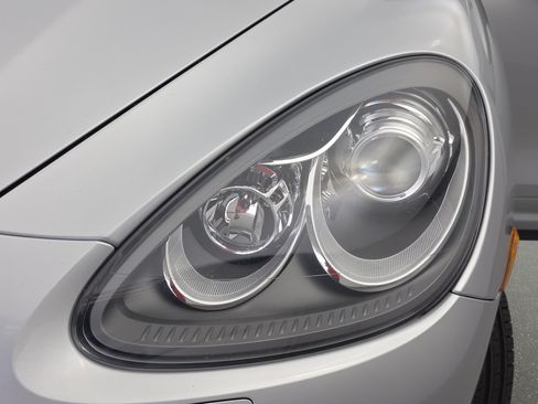 Used 2012 Porsche Cayenne AWD/4WD image 29