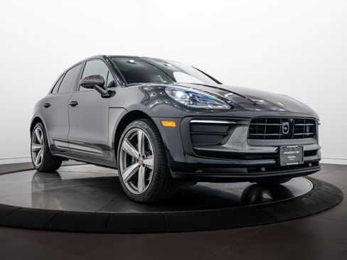 Certified 2026 Porsche Macan Turbo AWD/4WD image 9