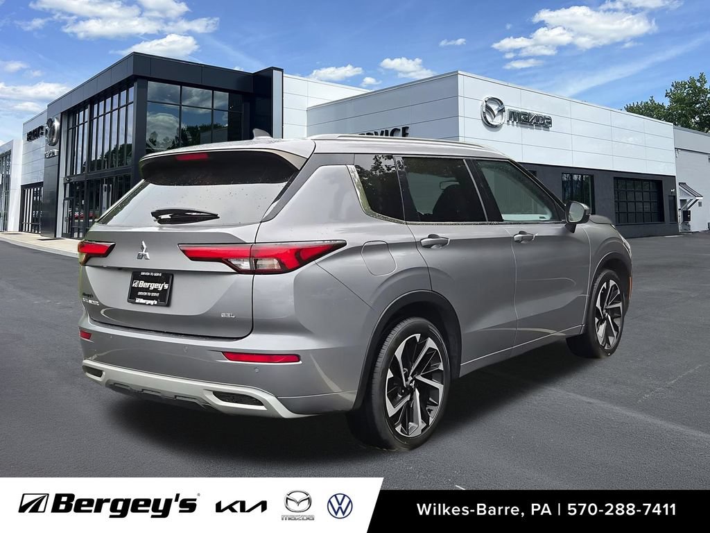 Used 2023 Mitsubishi Outlander SEL AWD/4WD image 6