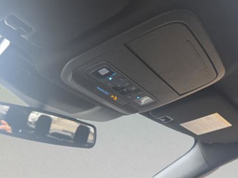 Certified 2022 Ford Explorer ST-Line w/ Class IV Trailer Tow Package image 20