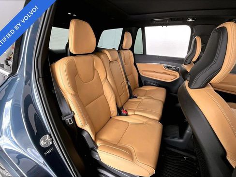 Certified 2025 Volvo XC90 T8 Ultra w/ Protection Package Premier AWD/4WD image 32