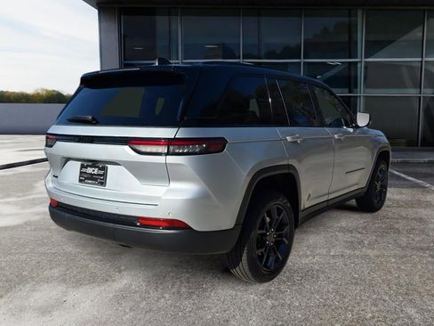 New 2025 Jeep Grand Cherokee Limited image 7