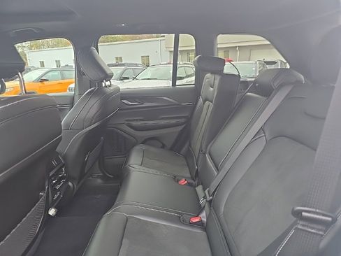 New 2025 Jeep Grand Cherokee Altitude image 16