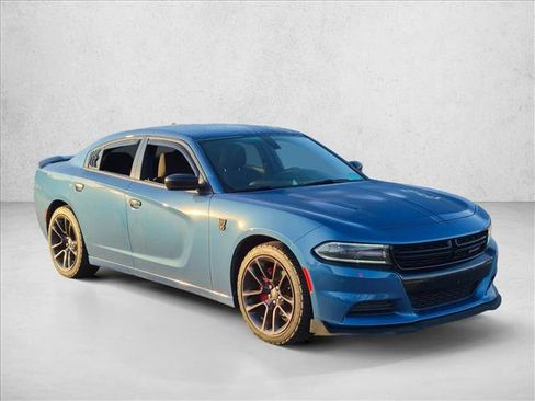 Used 2021 Dodge Charger SXT w/ Blacktop Package RWD image 3