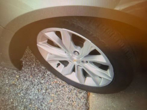 Used 2024 Chevrolet Malibu LT FWD image 2