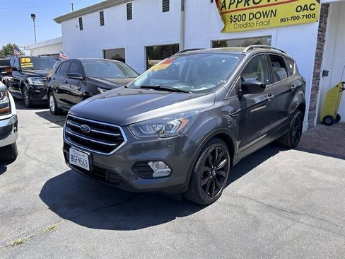 Used 2018 Ford Escape SE w/ SE Sport Appearance Package image 21