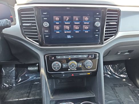 Used 2023 Volkswagen Atlas Cross Sport SE FWD image 20