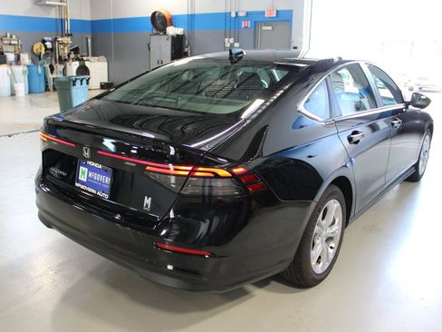 Used 2023 Honda Accord LX image 21