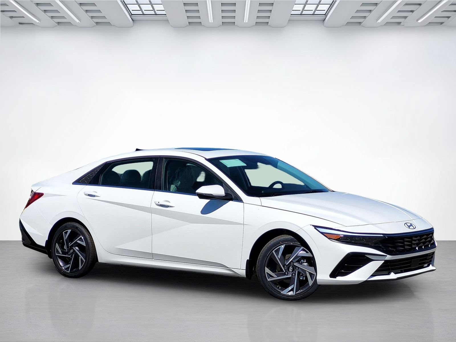 New 2026 Hyundai Elantra Limited FWD image 3
