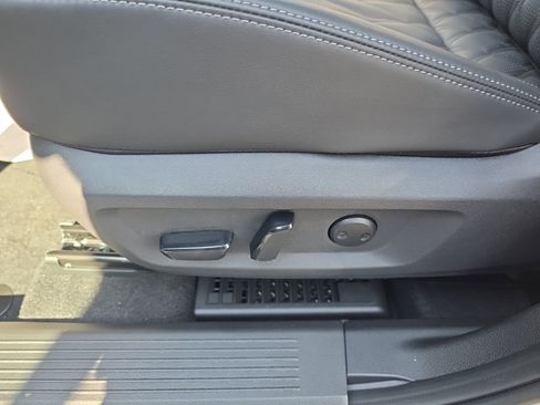 New 2026 Nissan Rogue Platinum image 17