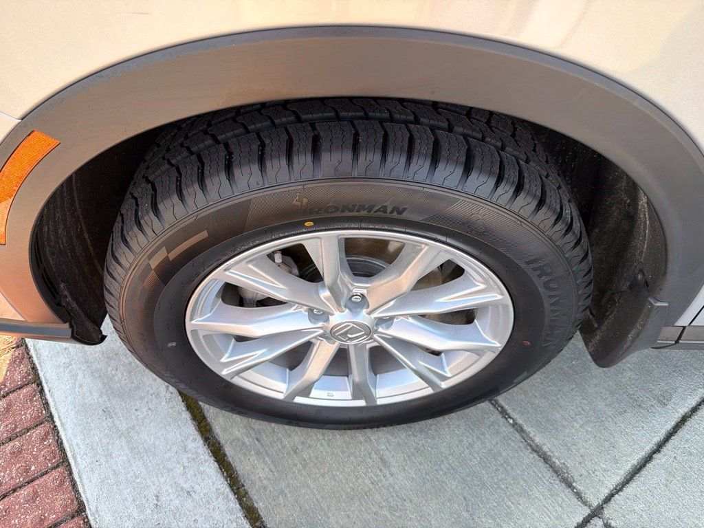 Used 2025 Honda CR-V EX-L image 9
