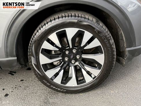 Used 2025 Ford Explorer Platinum w/ LUX Leather Package image 12