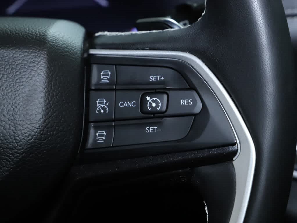 Used 2023 Jeep Grand Cherokee Altitude AWD/4WD image 23