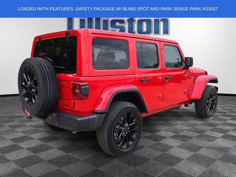 Used 2025 Jeep Wrangler Unlimited Sahara w/ Safety Group AWD/4WD image 4