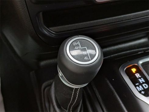 Used 2019 Jeep Wrangler Unlimited Sahara image 24