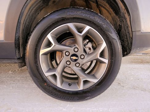 Used 2025 Chevrolet Trax LT image 40