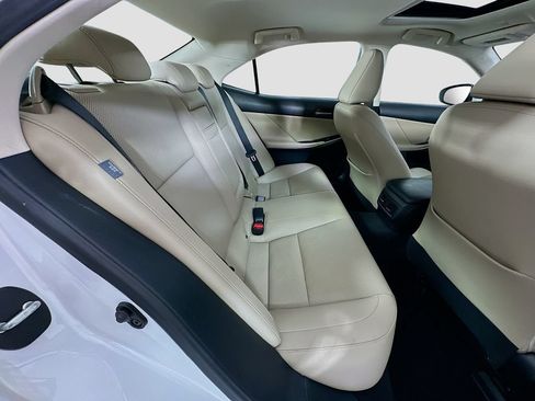 Used 2019 Lexus IS 300 AWD image 29