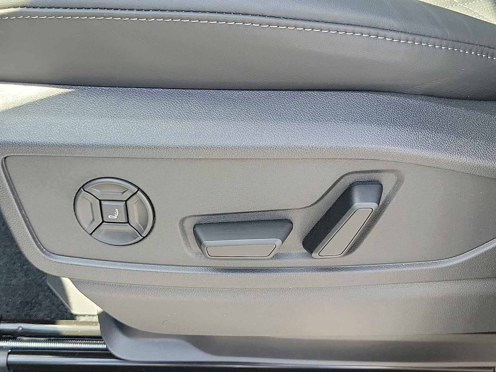 New 2026 Audi SQ5 Premium Plus AWD/4WD image 16