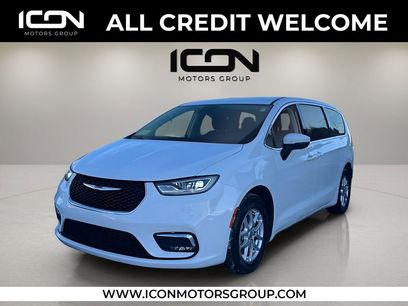 Used 2023 Chrysler Pacifica Touring-L