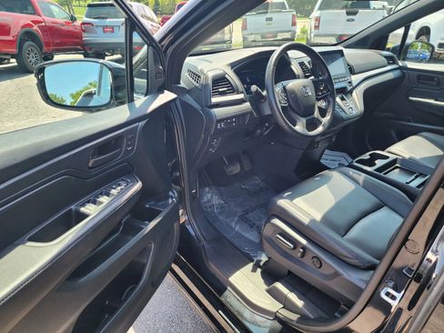 Used 2023 Honda Odyssey Sport image 17