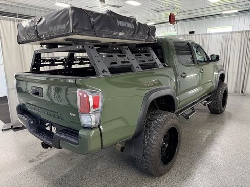 Used 2022 Toyota Tacoma TRD Off-Road image 4