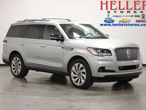 Used 2023 Lincoln Navigator Reserve AWD/4WD image 1