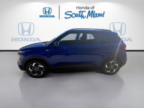 Used 2024 Hyundai Venue Limited image 4