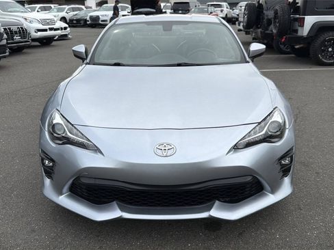 Used 2020 Toyota 86 RWD image 9