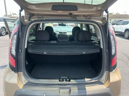 Used 2015 Kia Soul + FWD image 11