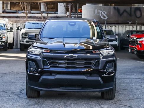 Used 2024 Chevrolet Colorado LT w/ LT Convenience Package image 2