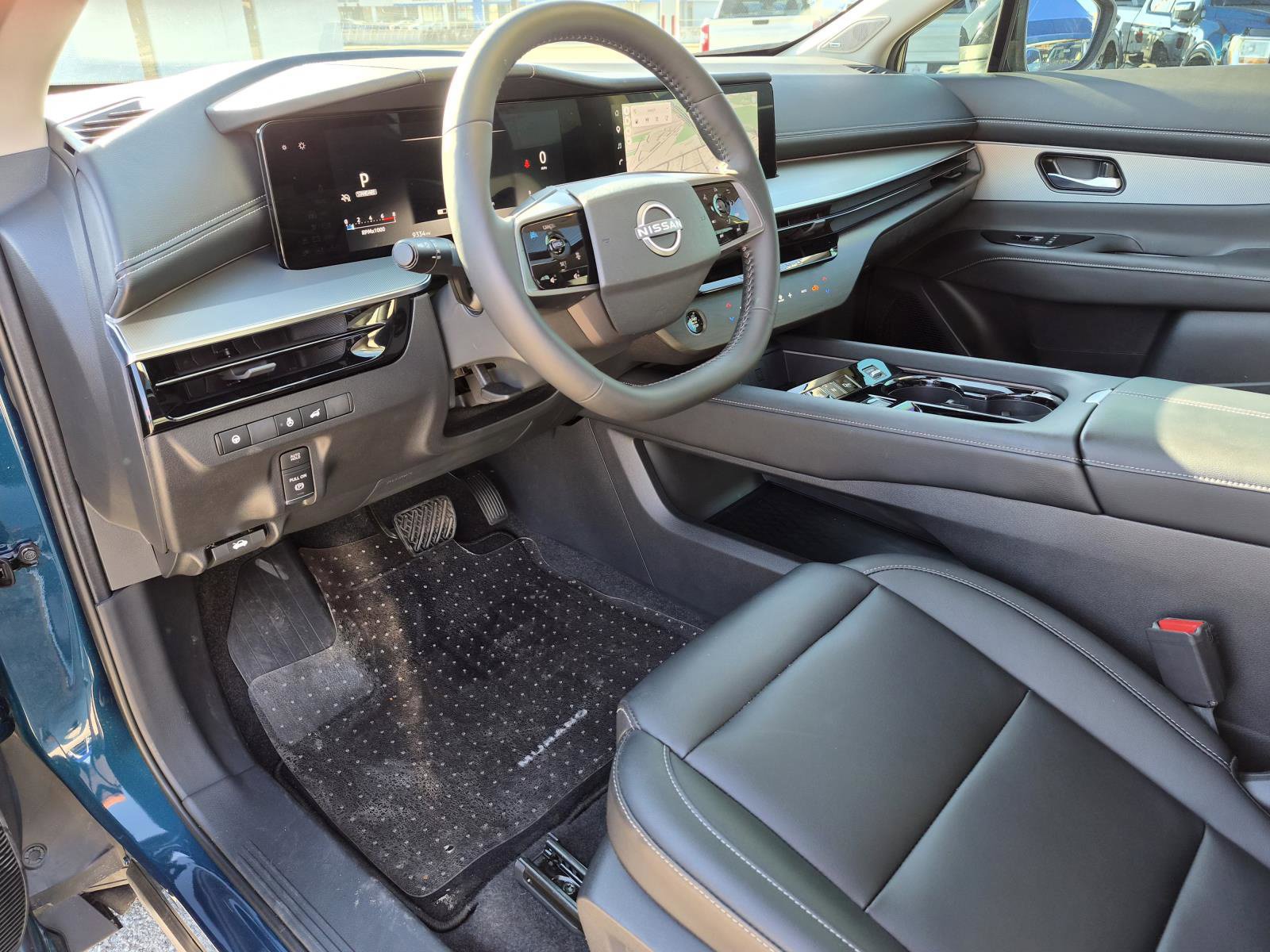 Used 2025 Nissan Murano SL AWD/4WD image 2